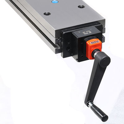 Handmatig remperschieten instellen Buigmachines Cnc-schroeven